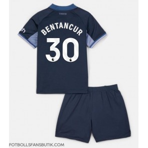 Tottenham Hotspur Rodrigo Bentancur #30 Replika Bortatröja Barn 2023-24 Kortärmad (+ Korta byxor)